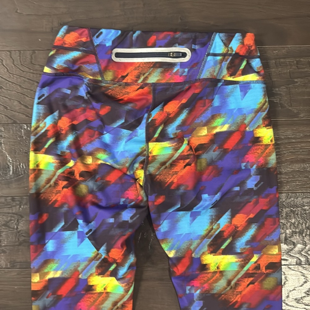 Athleta Women’s Leggings Size Medium - Multicolor Abstract Pattern - Picture 5 of 6